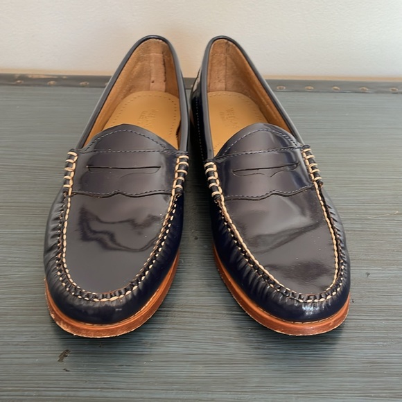 G.H. Bass & Co. Navy Loafers size 9 - Picture 3 of 8